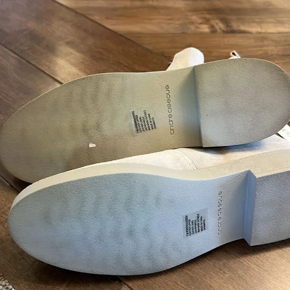Andre Assous Vernon Water-Resistant Suede Bootie – Light Grey – Size 11 (NWOB)